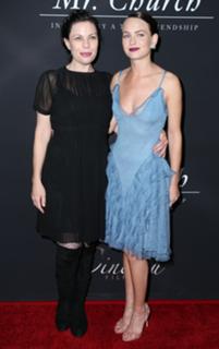Britt Robertson feet photo thumbnail