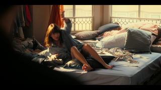 Britt Robertson feet photo thumbnail