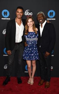 Britt Robertson feet photo thumbnail