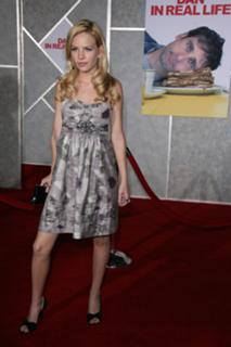 Britt Robertson feet photo thumbnail