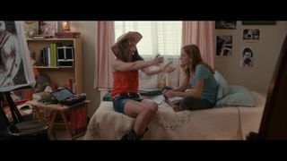 Britt Robertson feet photo thumbnail