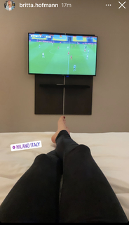 Britta Hofmann feet photo 7