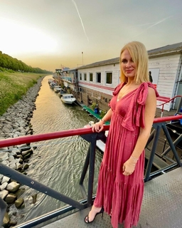 Britta Hofmann feet photo 1