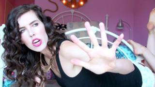 Brittani Taylor feet photo thumbnail