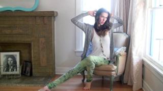Brittani Taylor feet photo thumbnail