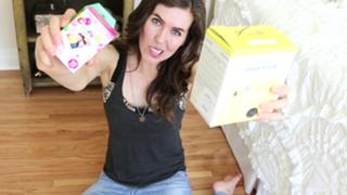 Brittani Taylor feet photo thumbnail