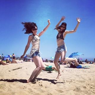 Brittani Taylor feet photo thumbnail