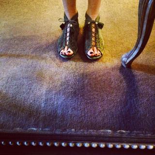 Brittani Taylor feet photo thumbnail