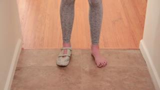 Brittani Taylor feet photo thumbnail
