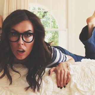 Brittani Taylor feet photo thumbnail