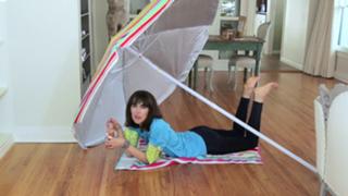 Brittani Taylor feet photo thumbnail