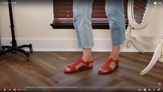 Brittani Taylor feet photo thumbnail