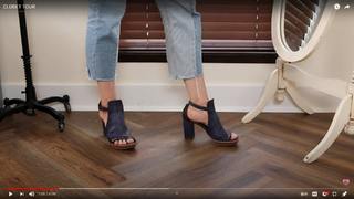 Brittani Taylor feet photo thumbnail