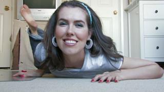 Brittani Taylor feet photo thumbnail