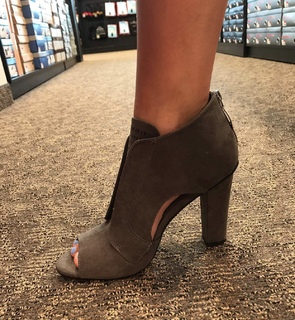 Brittany Bates feet photo 5
