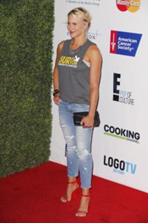 Brittany Daniel feet photo thumbnail