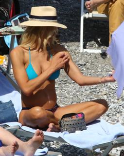 Brittany Daniel feet photo thumbnail