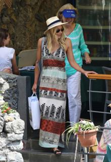 Brittany Daniel feet photo thumbnail