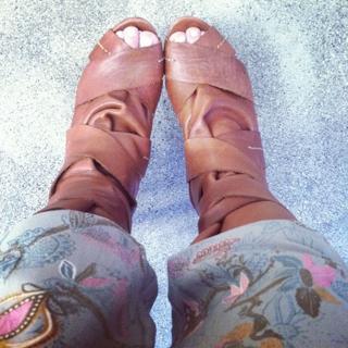 Brittany Furlan feet photo thumbnail