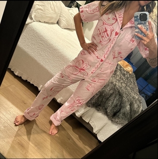 Brittany Furlan feet photo thumbnail
