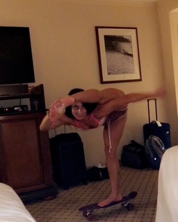 Brittany Hertz feet photo thumbnail