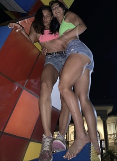 Brittany Hertz feet photo thumbnail