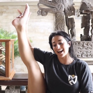 Brittany Hertz feet photo thumbnail