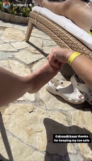 Brittany Hertz feet photo thumbnail