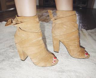 Brittany Kerr Aldean feet photo 18