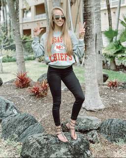 Brittany Mahomes feet photo thumbnail