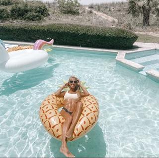 Brittany Mahomes feet photo thumbnail