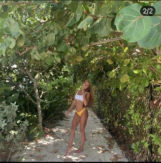 Brittany Mahomes feet photo thumbnail