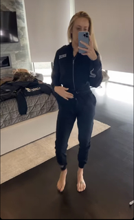 Brittany Mahomes feet photo thumbnail