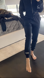 Brittany Mahomes feet photo thumbnail