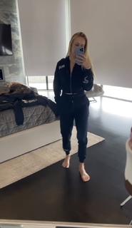 Brittany Mahomes feet photo thumbnail