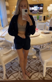 Brittany Mahomes feet photo thumbnail