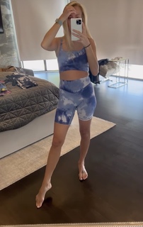 Brittany Mahomes feet photo thumbnail