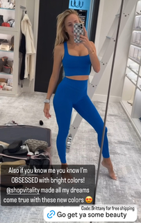 Brittany Mahomes feet photo thumbnail