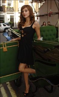 Brittany Murphy feet photo thumbnail