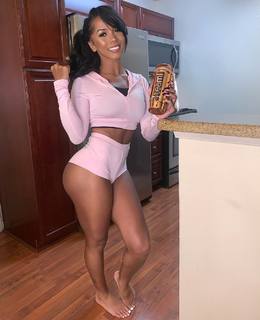 Brittany Renner feet photo thumbnail