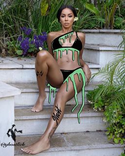 Brittany Renner feet photo thumbnail