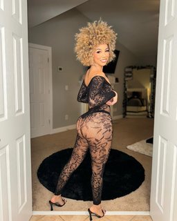 Brittany Renner feet photo thumbnail