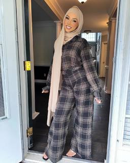 Brittany Renner feet photo thumbnail