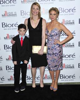 Brittany Snow feet photo thumbnail