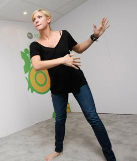 Brittany Snow feet photo thumbnail