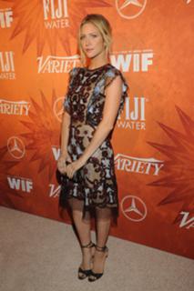 Brittany Snow feet photo thumbnail
