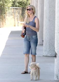 Brittany Snow feet photo thumbnail