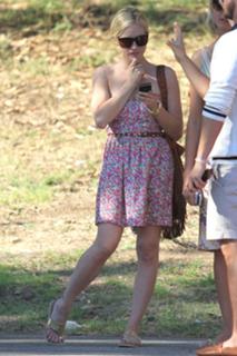Brittany Snow feet photo thumbnail
