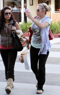 Brittany Snow feet photo thumbnail