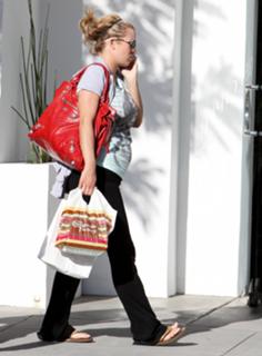 Brittany Snow feet photo thumbnail
